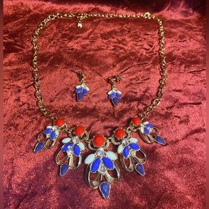 Iconic Vintage Bombshell Matching Necklace / Earrings Jewlery Set - Like New